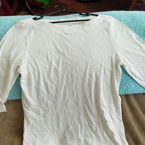 Scoop neck 3/4 sleeve shirt